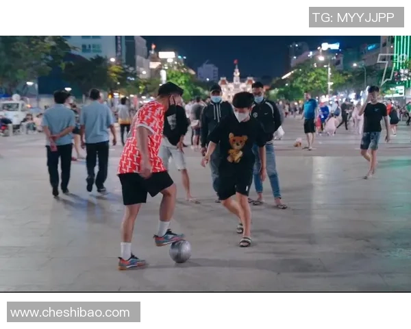 街头足球明星化妆踢球引发路人围观热潮展现运动与时尚的完美结合